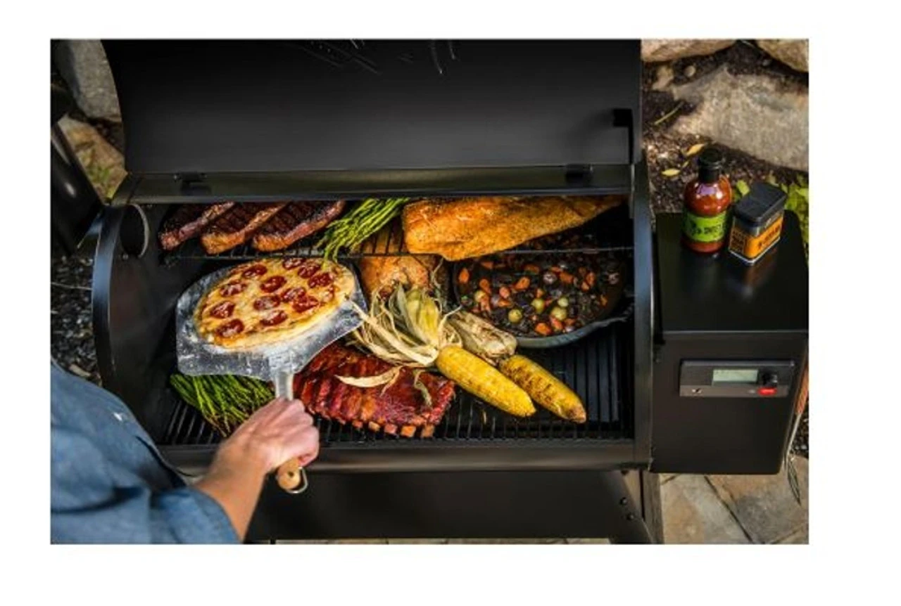 Traeger Pro 780 WiFi Pellet Grill & Smoker - Black - Image 3